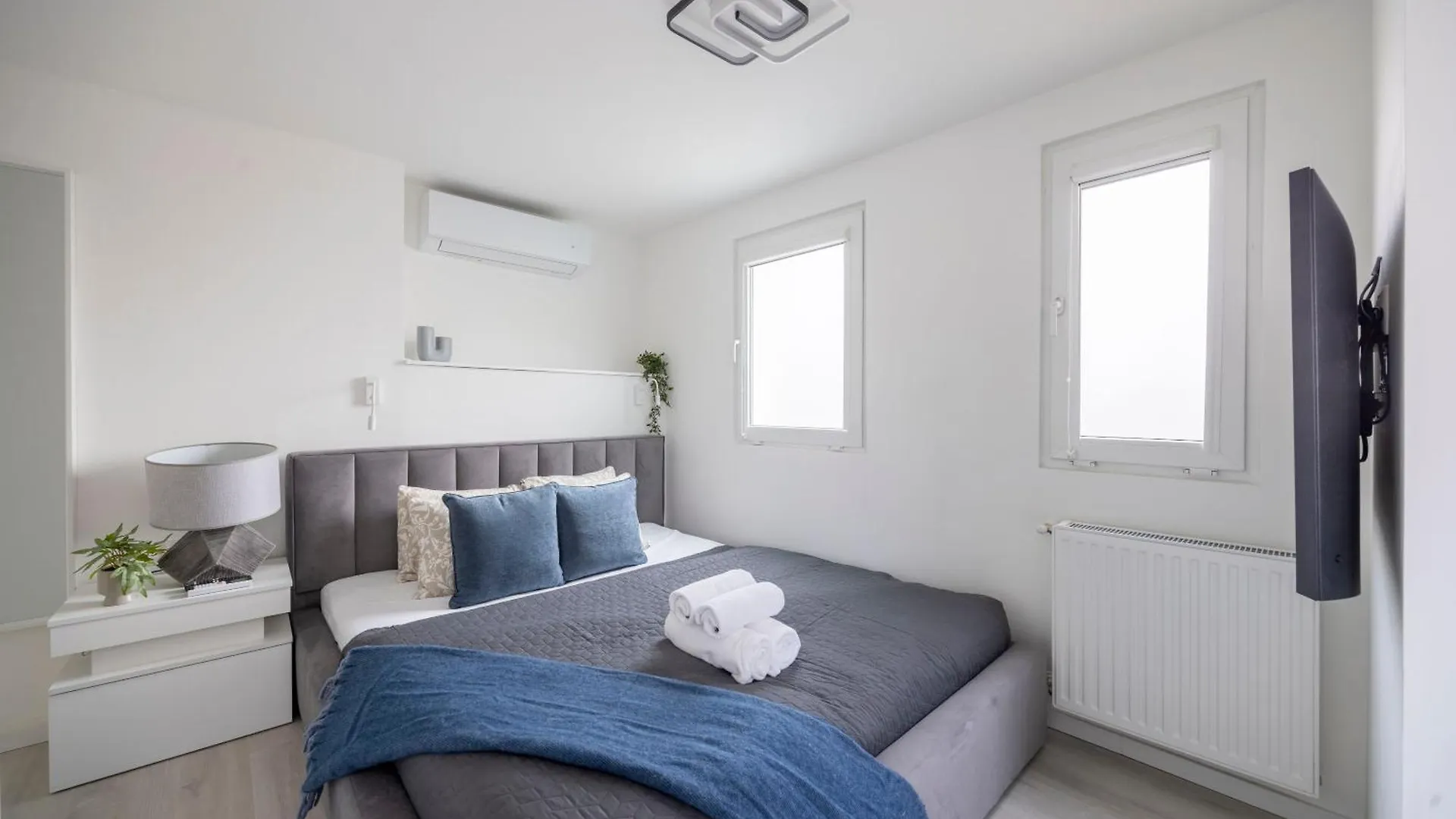 Deluxe & Minimalistic Central Residence In The Heart Of Budapest 0*,