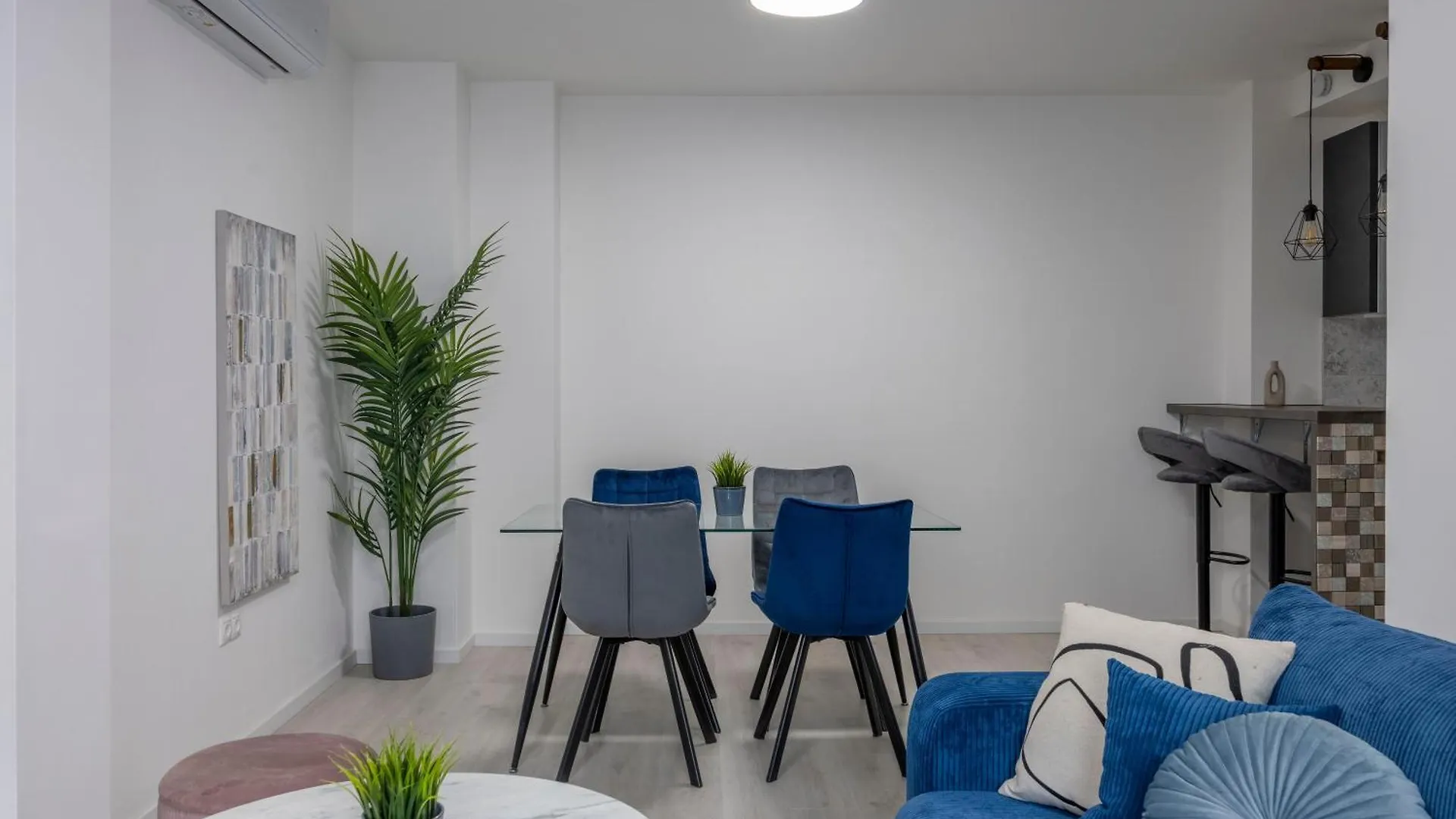 Deluxe & Minimalistic Central Residence In The Heart Of Budapest Apartment