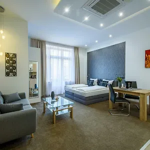  Apartmán Karoly Corner Residences